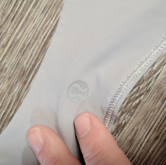 Lululemon Run Righteous Tank Sz 4 Gray Striped Open Back - Picture 4 of 4